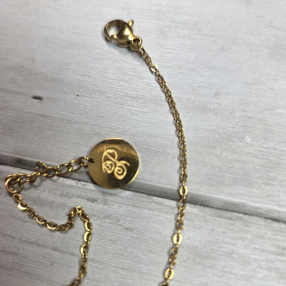 Plunder gold tone